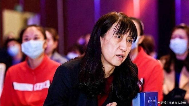 尼克斯夺冠湖人最尴尬:詹姆斯留队与否不重要,东契奇难超哈登